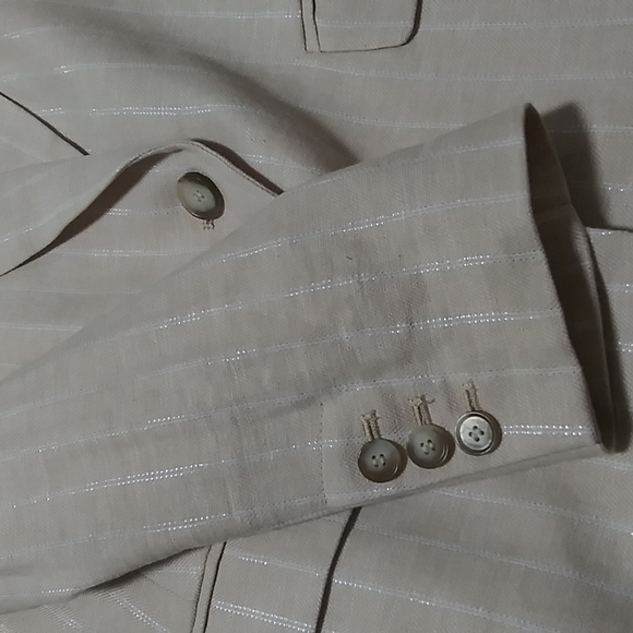 LOFT blazer. - Picture 11 of 17